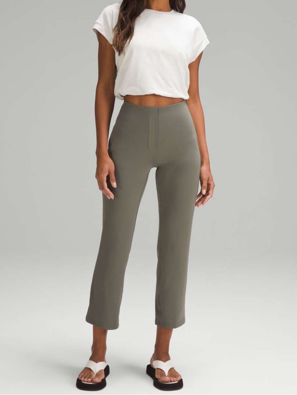 NWT Lululemon Smooth Fit Pull-On High-Rise Crop Army Green Size 2